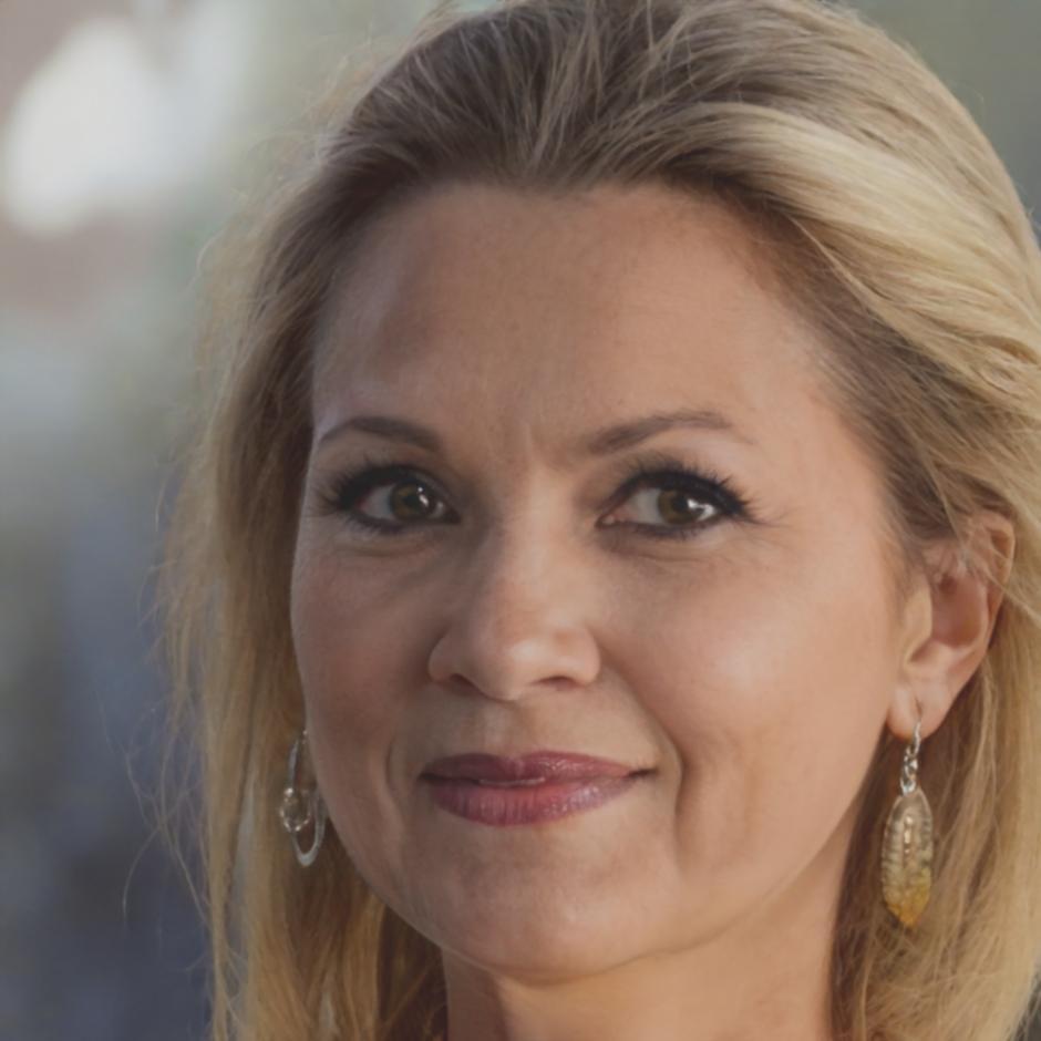 Lydia Ashworth, Technology Finance Integration Expert